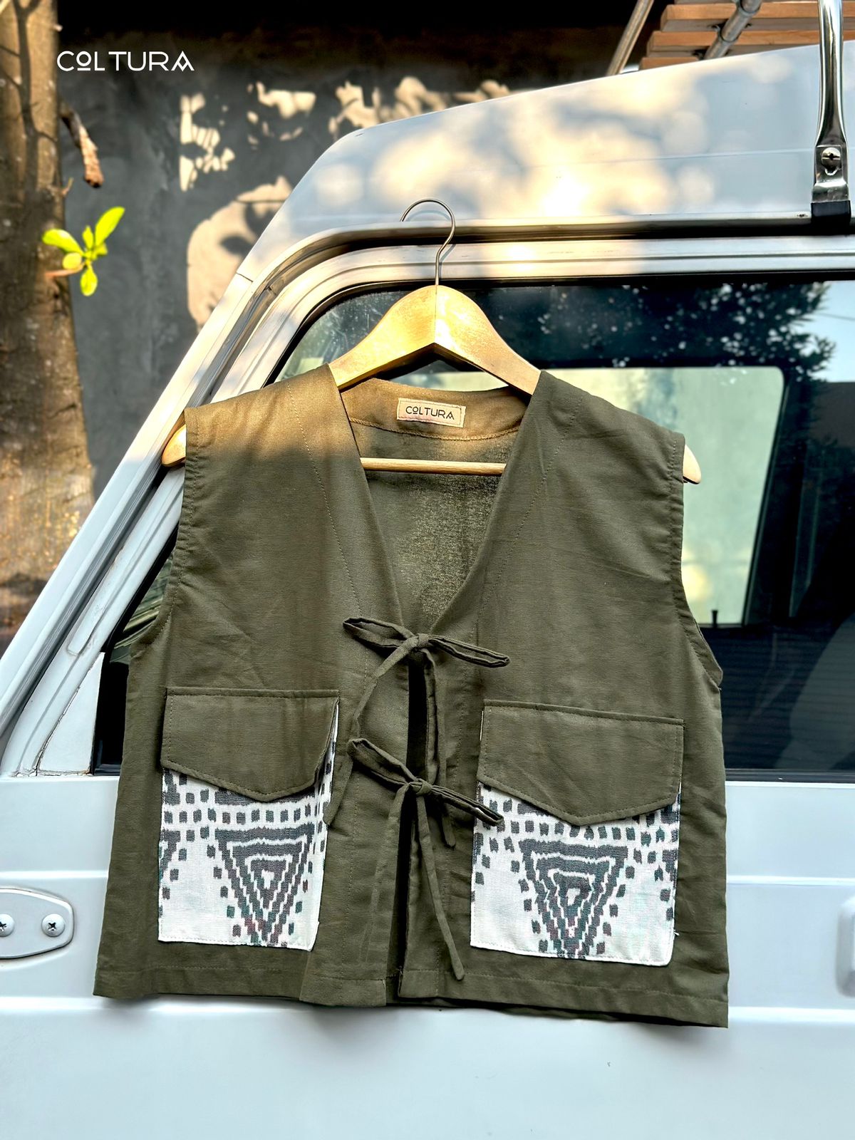 Kanira Vest 10