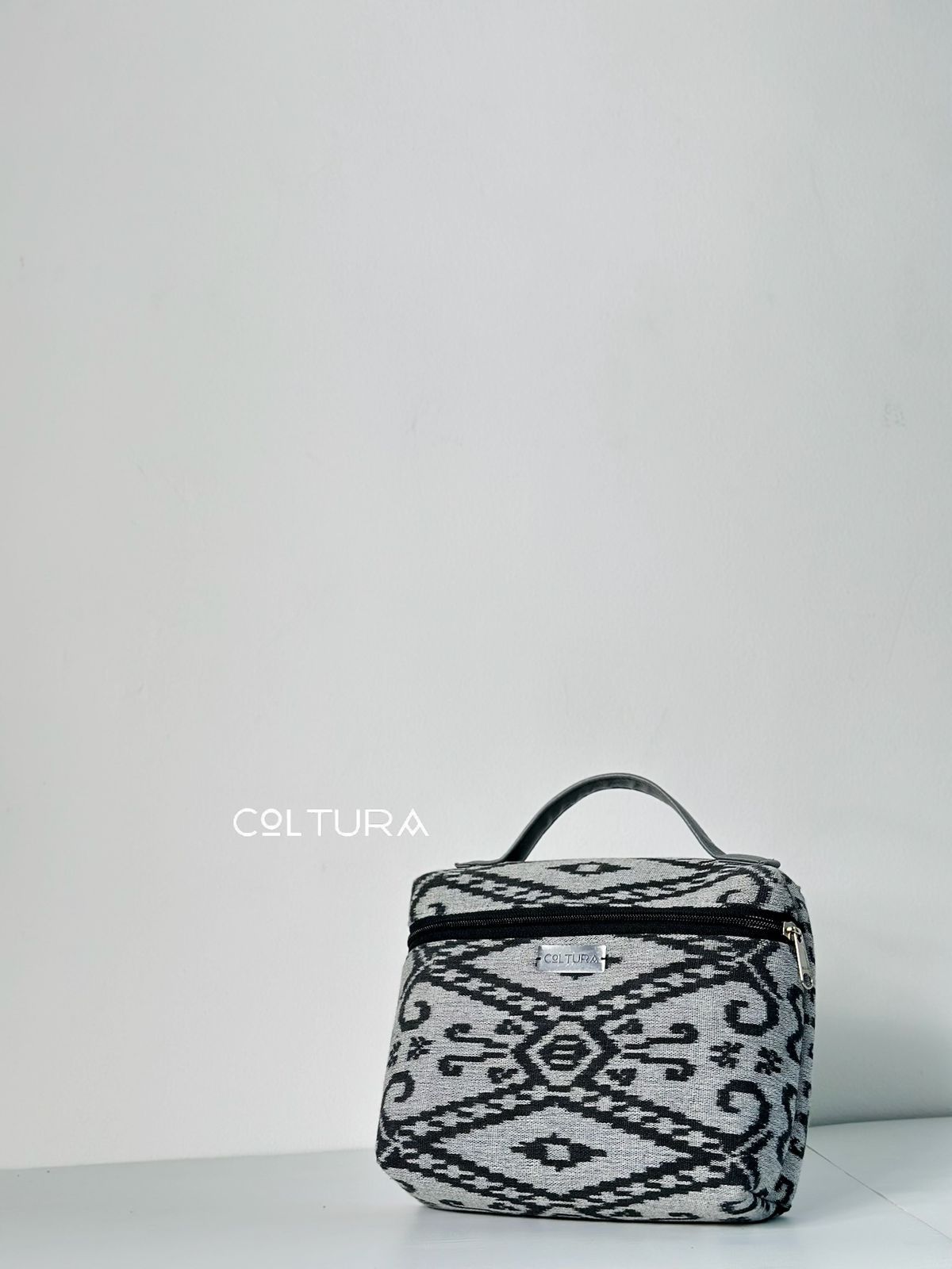 Seruni Pouch