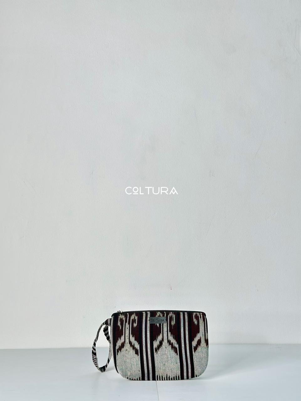 Laras Pouch 3