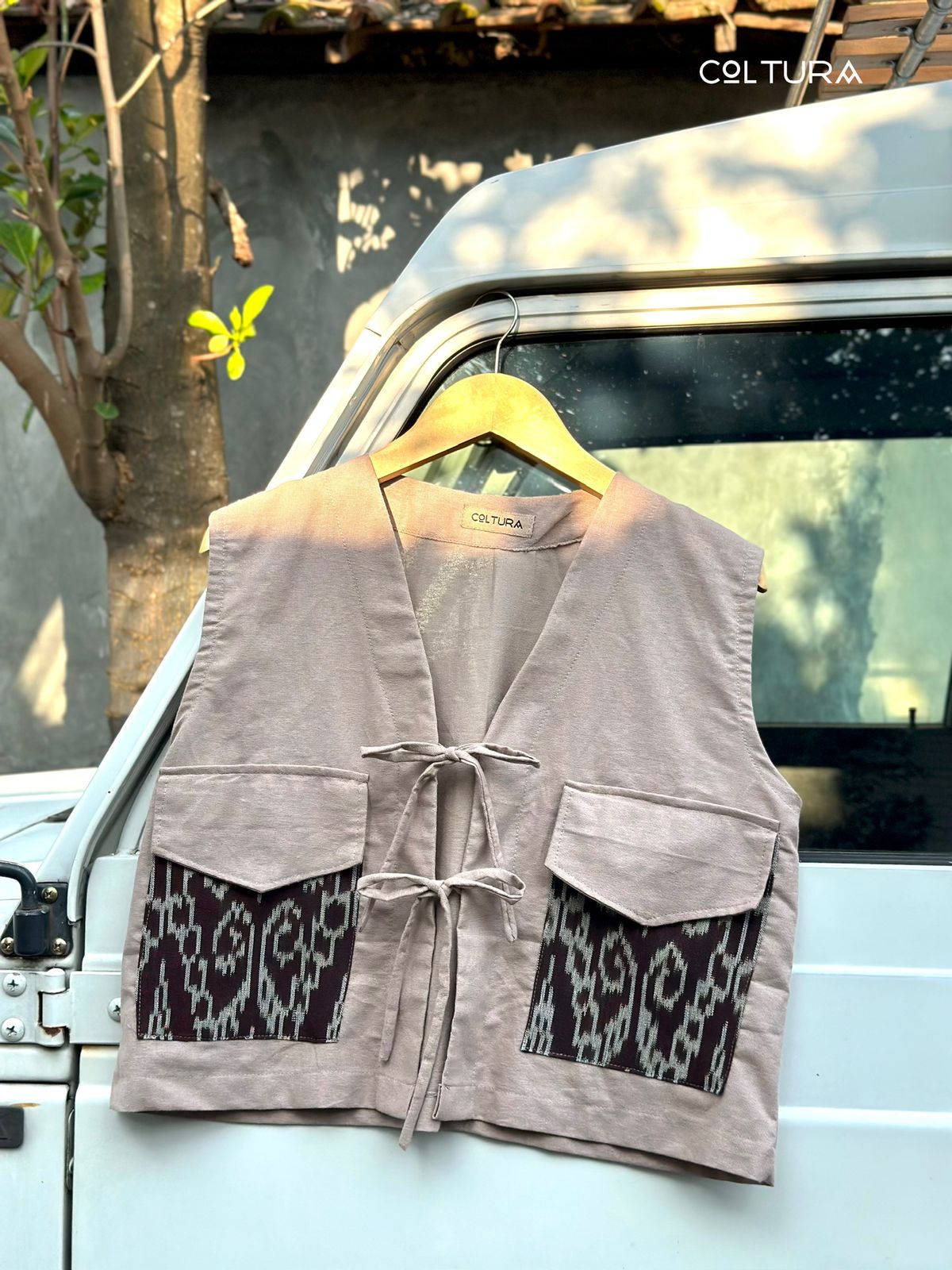 Kanira Vest 9