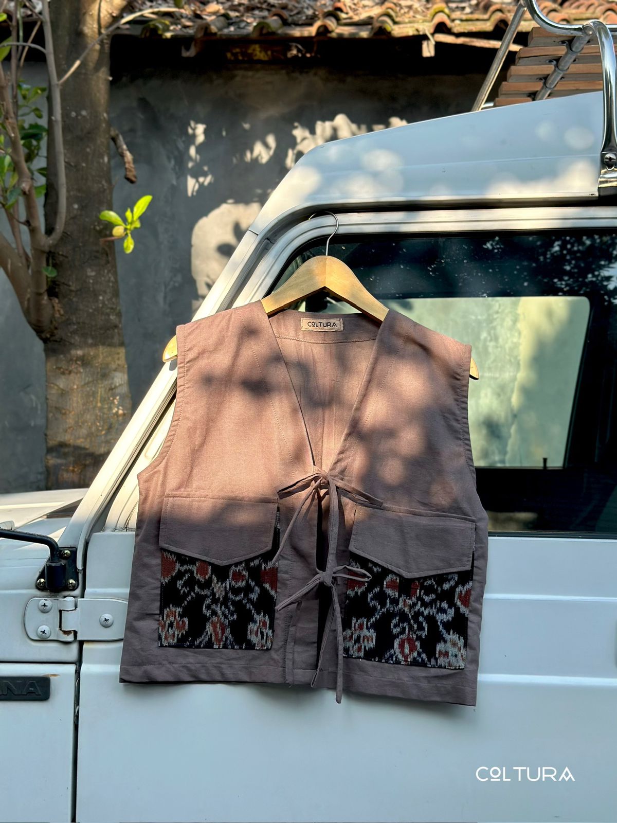 Kanira Vest 5