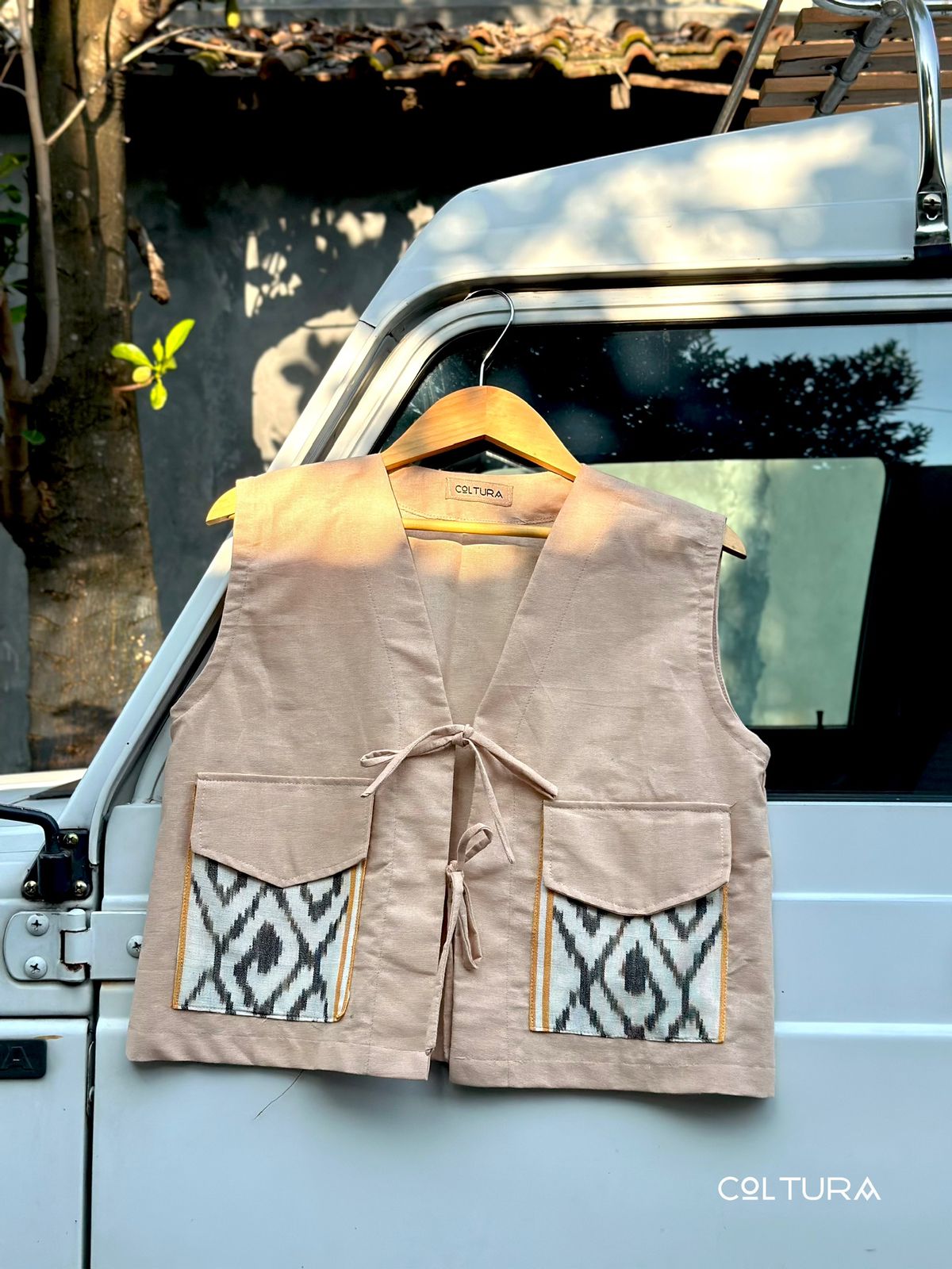 Kanira Vest 8