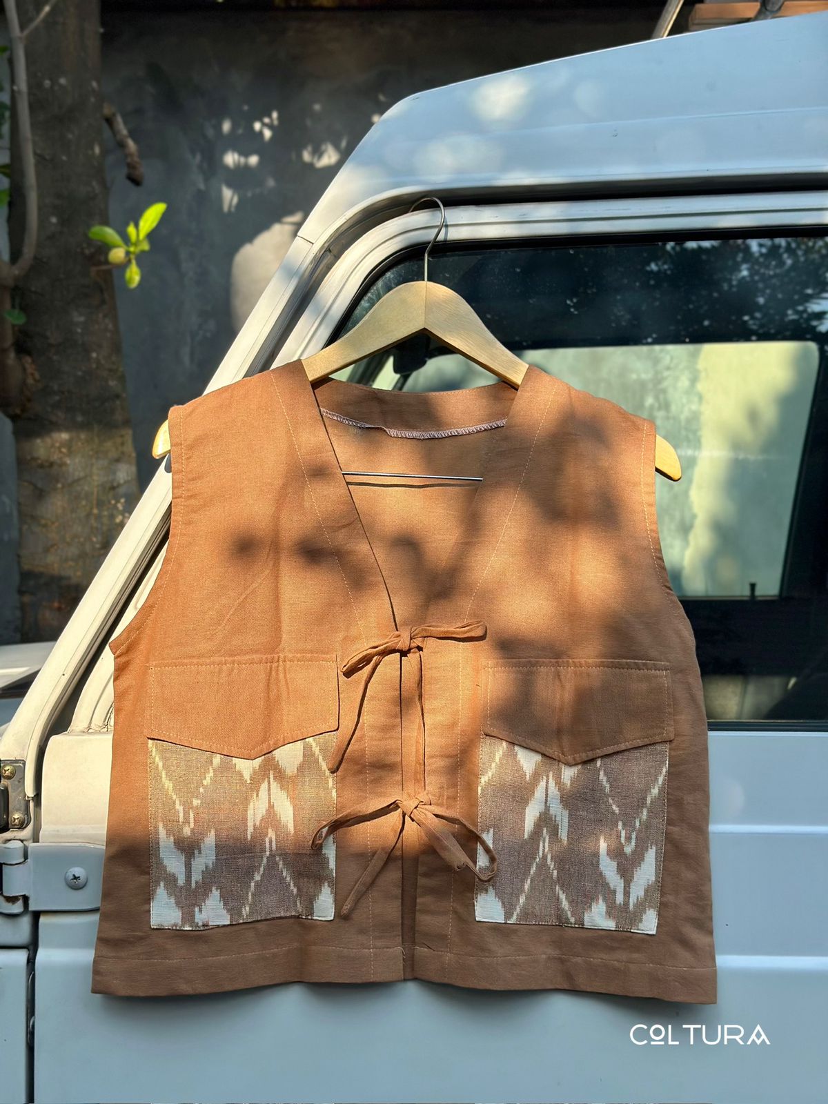 Kanira Vest 3